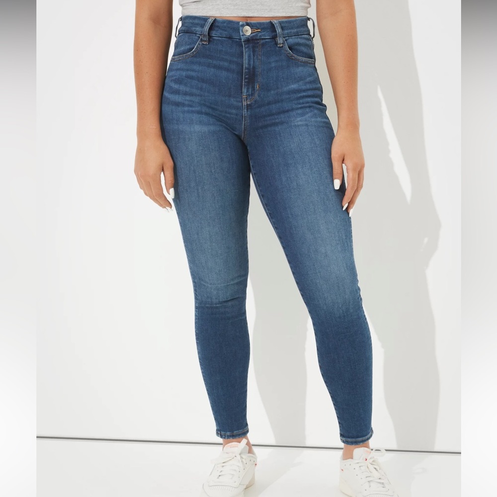 American Eagle High Rise begging